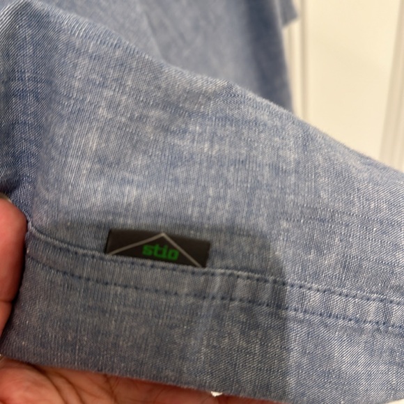 Stio Men’s shortsleeve button down shirt. Chambray. Size medium. - Picture 5 of 7